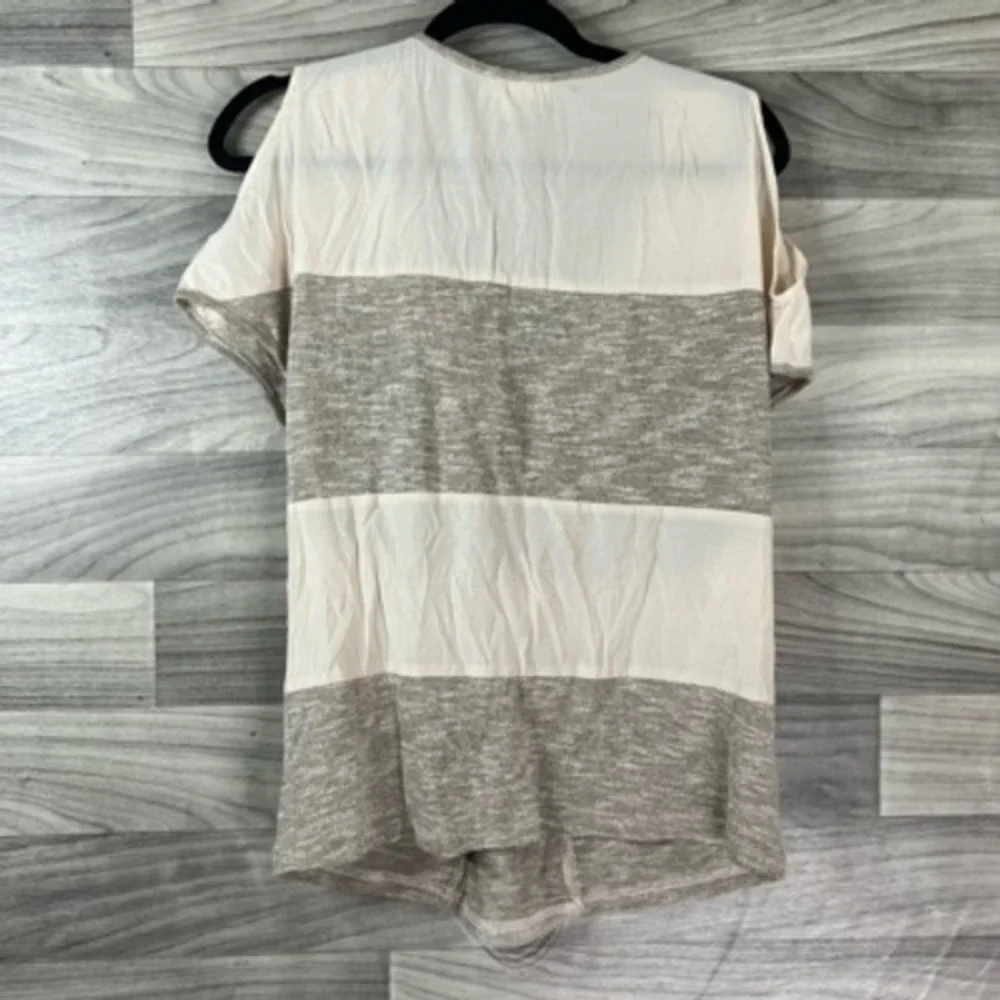 Miss Me Womens Blouse Gray Marled Stripe Scoop Neck Cold Shoulder Draped Chain M